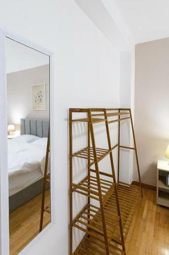 Light-2 Apartment In Tirana City Center