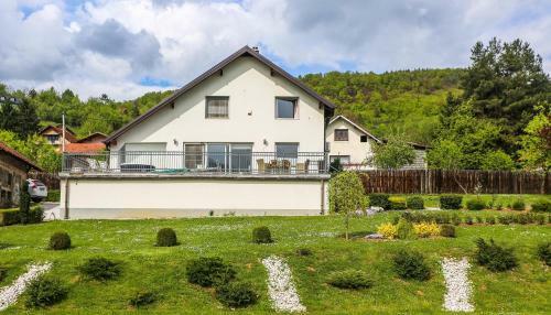 Sunnyside Villa