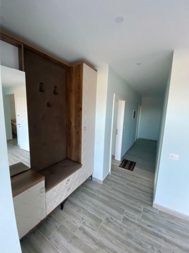 Nr1 Luxury Penthouse Swimming Pool Mali Robit,durres