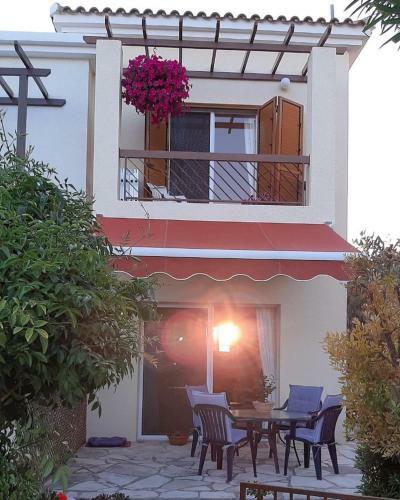 House In Eva Gardens With Pool And Garden