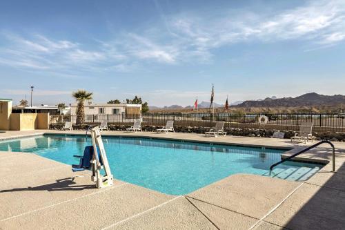Lake Havasu City Home With Private Beach, Dock!