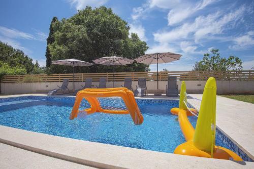 Villa Mit Pool Und Klimatisierten Schlafzimmern