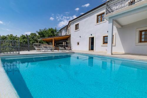 Villa Eve's Castle