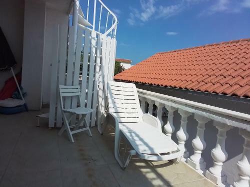 Seaview Apartments