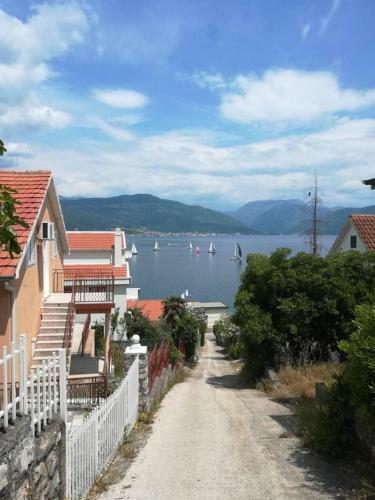 Seaview Apartments
