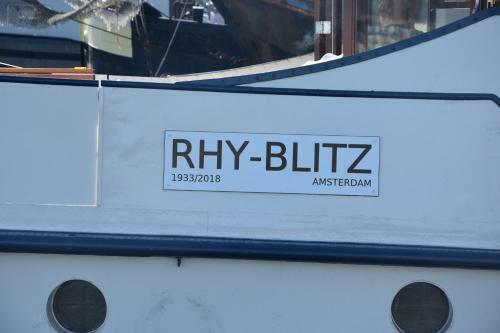 Houseboat Ms Rhy Blitz