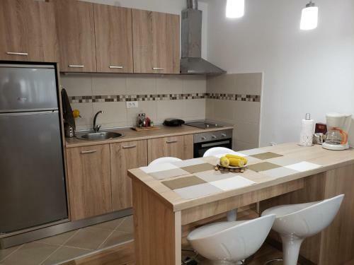 Leninova Apartment