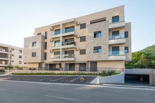 Regina Apartment