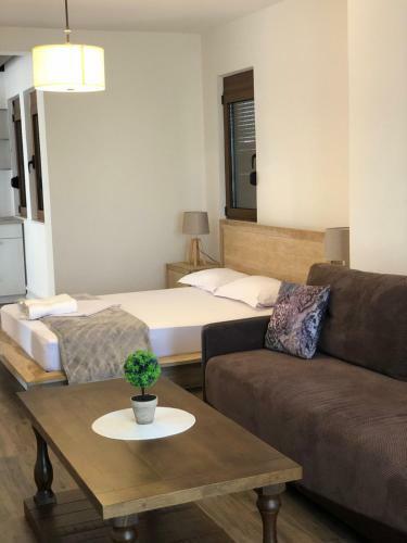 Azur Apartments