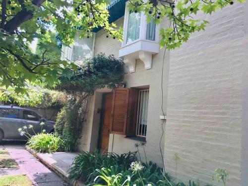 Amplia Casa Con Jard�n, Quincho Y Piscina