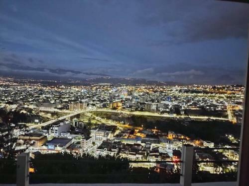 Hermosa Casa Vacacional En Ambato Sector Pinllo