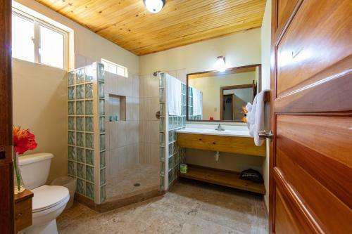 Pelican Beach Resort, Dangriga