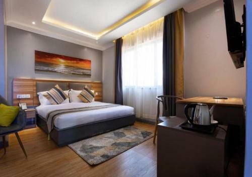 Hotel Raha Suites