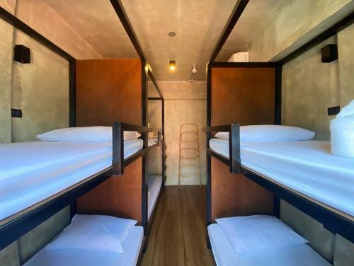 Shorebreak Hostel