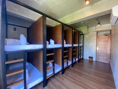 Shorebreak Hostel