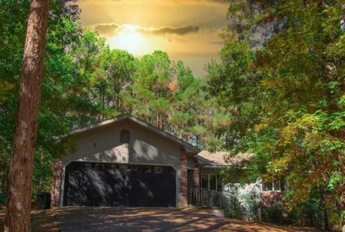 New Wooded Hideaway With Hot Tub 3 Bed 2 Bath