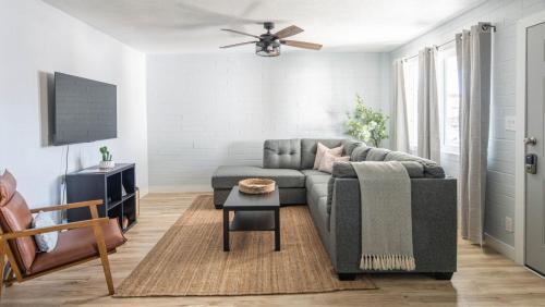 Wanderjaunt - Cozy 2br Apartment In Scottsdale