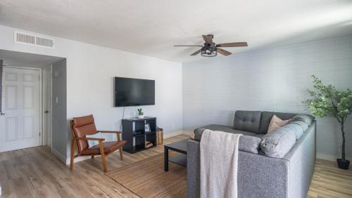 Wanderjaunt - Cozy 2br Apartment In Scottsdale