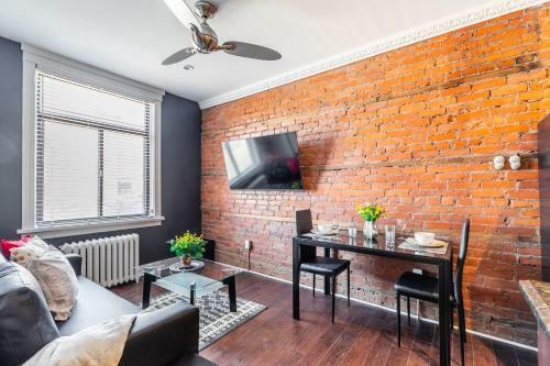 Upscale 2br With King Bed - Boutique Apartment - Prime Location