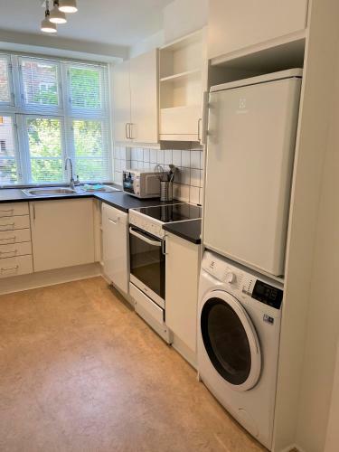 Cozy 1-bedroom Apartment In Elegant �sterbro