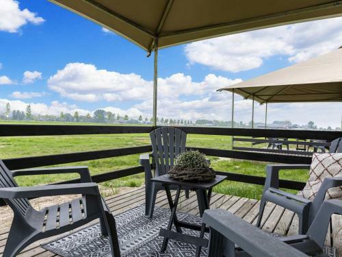 Cosy Tent Lodge In Genderen With Garden