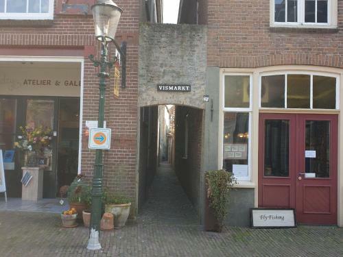 Cosy Tent Lodge In Genderen With Garden