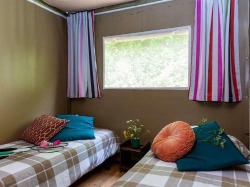 Cosy Tent Lodge In Genderen With Garden