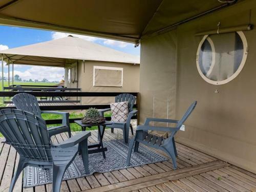 Cosy Tent Lodge In Genderen With Garden