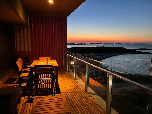 Apartamento Charming Sea View Apt - Quiet Area, 5 Min To Beach