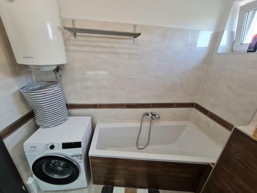 Apartamento Senec Dvojizbov� Byt Na Tehelni