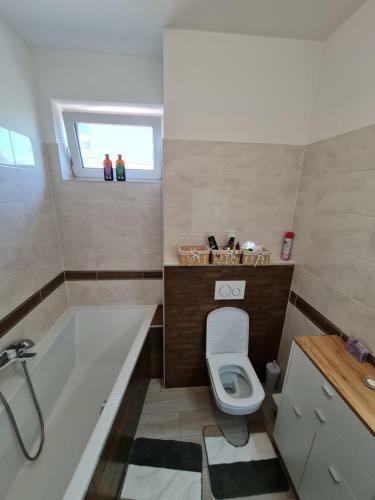 Apartamento Senec Dvojizbov� Byt Na Tehelni