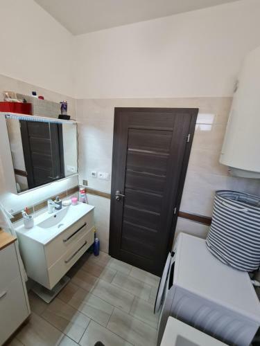 Apartamento Senec Dvojizbov� Byt Na Tehelni