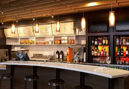 Hotel Courtyard By Marriott Syracuse Downtown At Armory Square