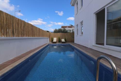 Fethiye'de Denize Yak?n �zel Havuzlu M�stakil Villa