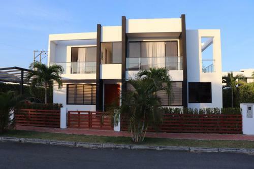 Villa Hermosa Casa Con Piscina Y Jacuzzi Privado