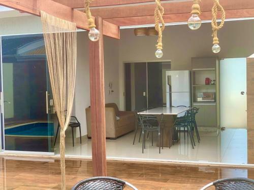 Casa Com Piscina E Duas Su�tes Perto Do Parque Lagoa Quente