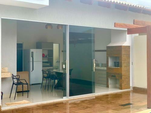 Casa Com Piscina E Duas Su�tes Perto Do Parque Lagoa Quente