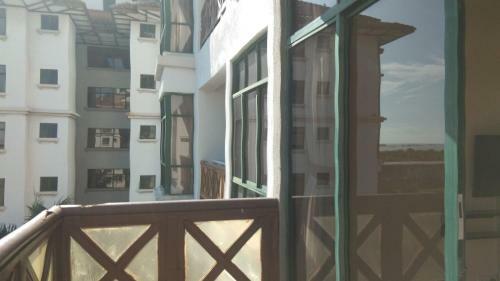 Hotel Oyo Home 90533 Nomadic Town Condo
