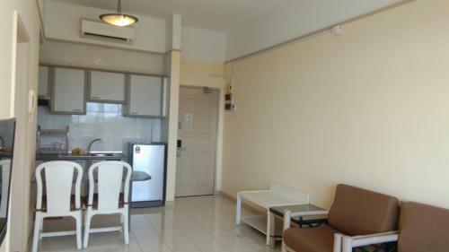 Hotel Oyo Home 90533 Nomadic Town Condo