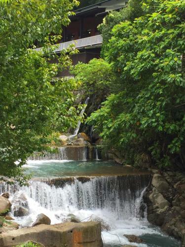 Teng-long Hot Spring Village