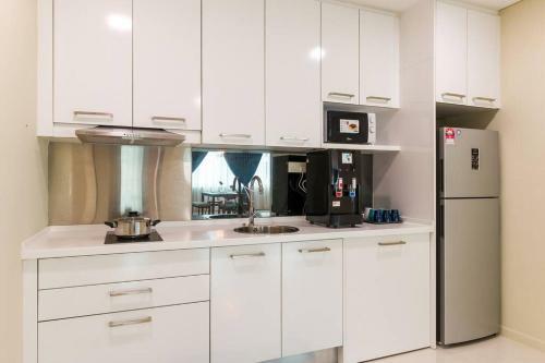 Apartamento Bright 2br Condo For 6 I Kl City View