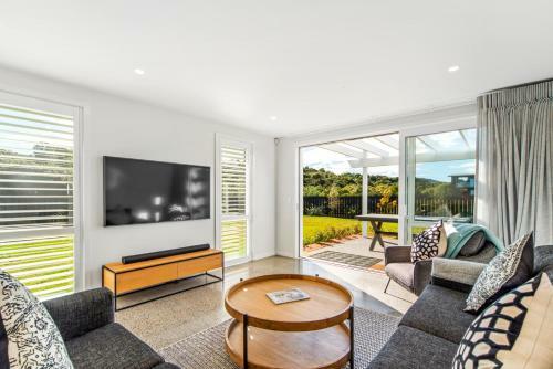 Oasis On Okaia - Kinloch Holiday Home