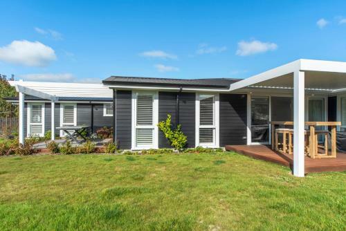 Oasis On Okaia - Kinloch Holiday Home