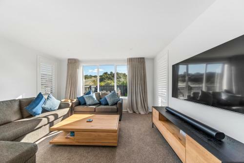 Oasis On Okaia - Kinloch Holiday Home