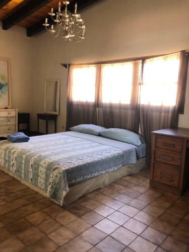 Ocean Front Antique House, Private Beach!