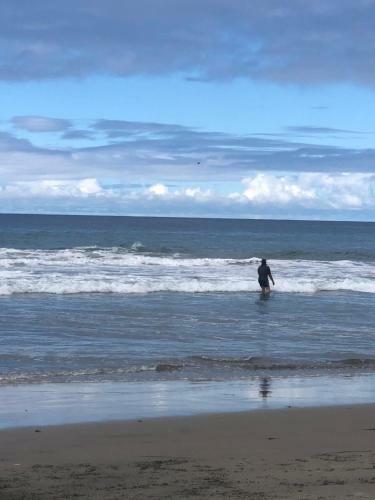 Ocean Front Antique House, Private Beach!