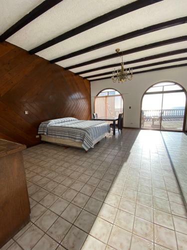 Ocean Front Antique House, Private Beach!