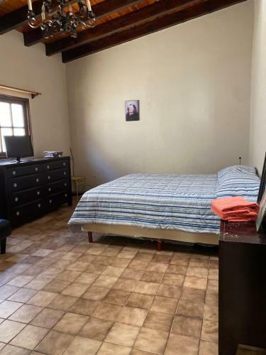 Ocean Front Antique House, Private Beach!