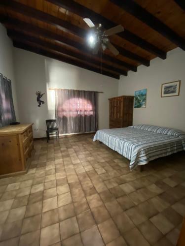 Ocean Front Antique House, Private Beach!