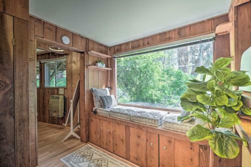 Apartamento Inviting Dtwn Apt Fire Table, Mins To Beach!